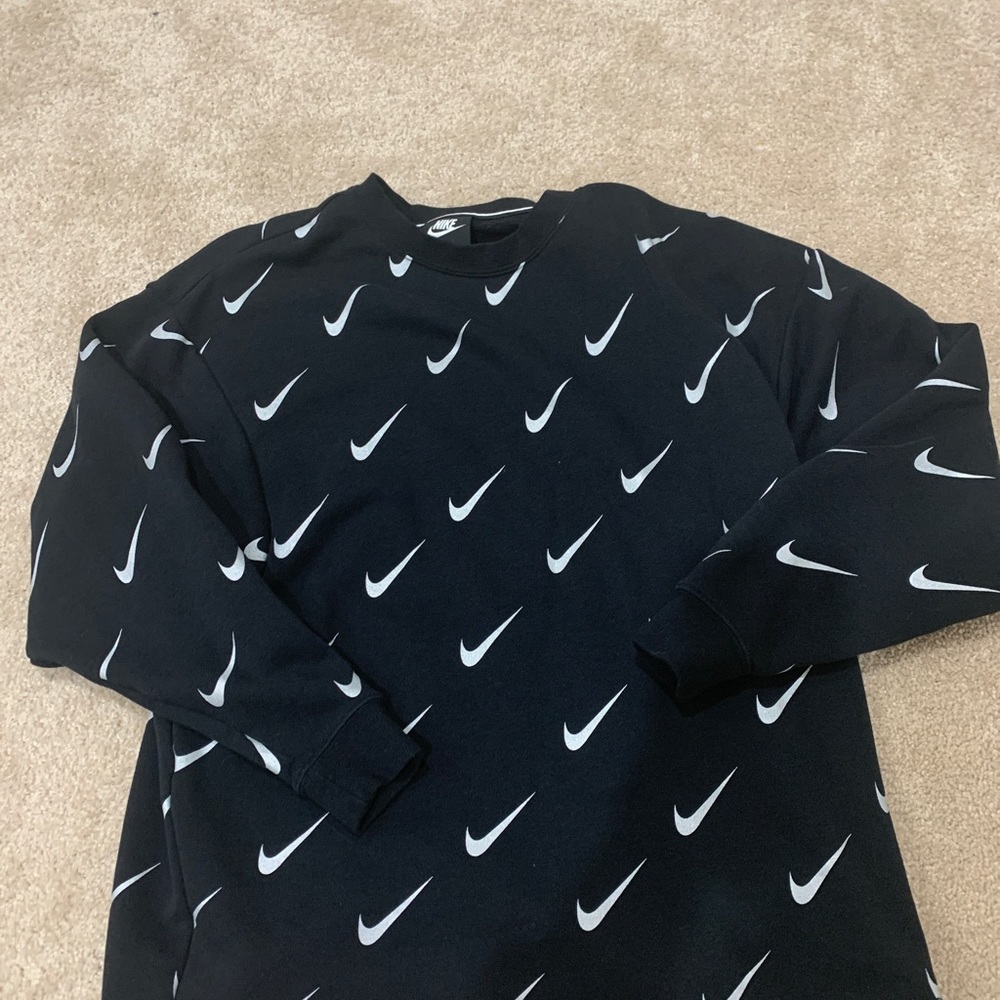 nike printed crewneck